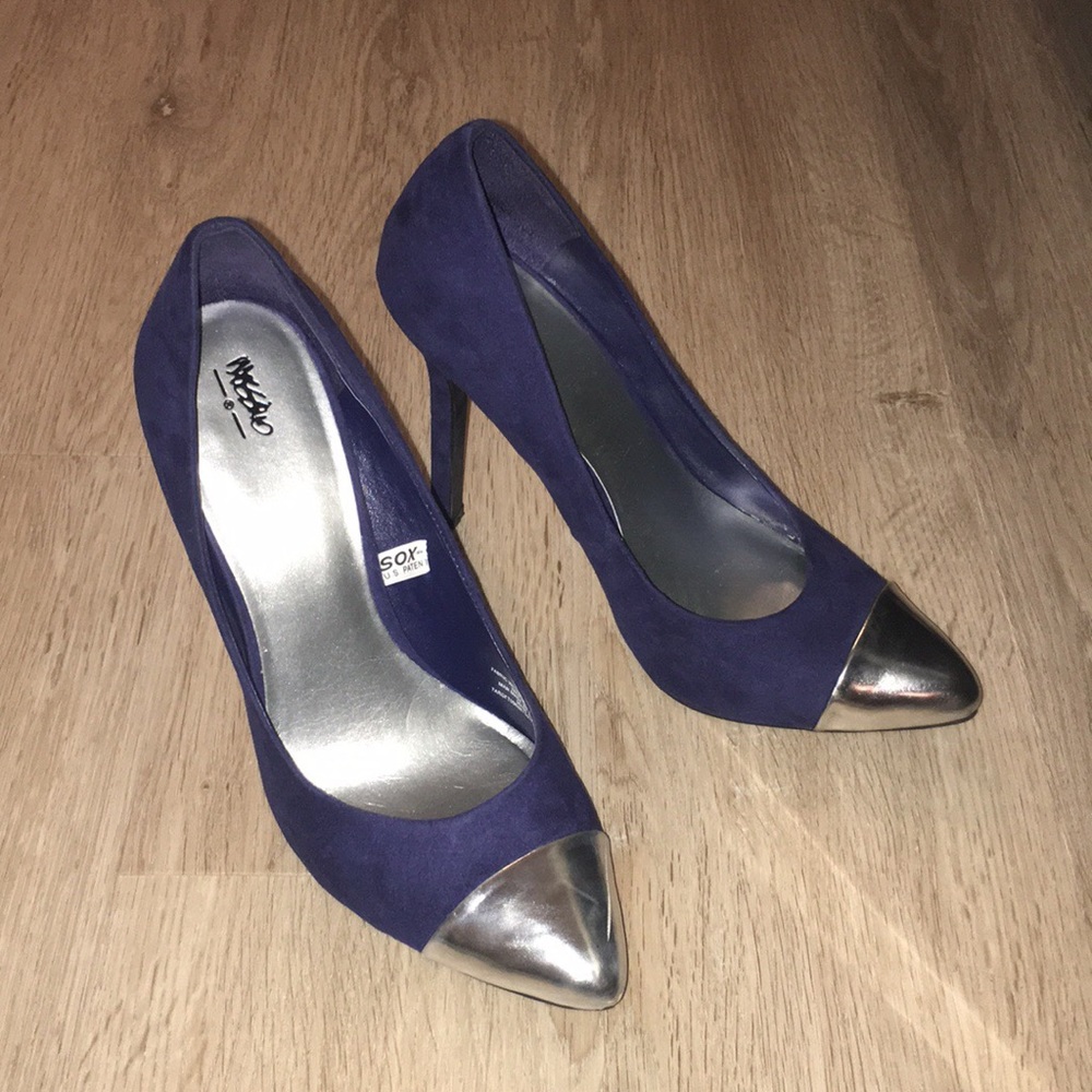 Blue heels with silver tip